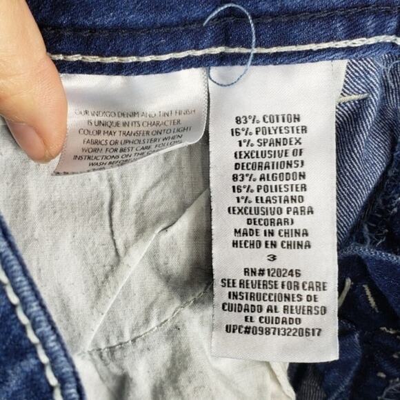 Wallflower Embroidered Pockets Capri Denim Jean Pants Dark Wash - Picture 5 of 6